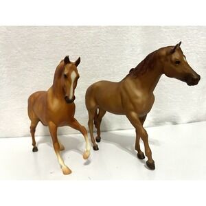 Lot of 2 Breyer Horses  Toy Figures